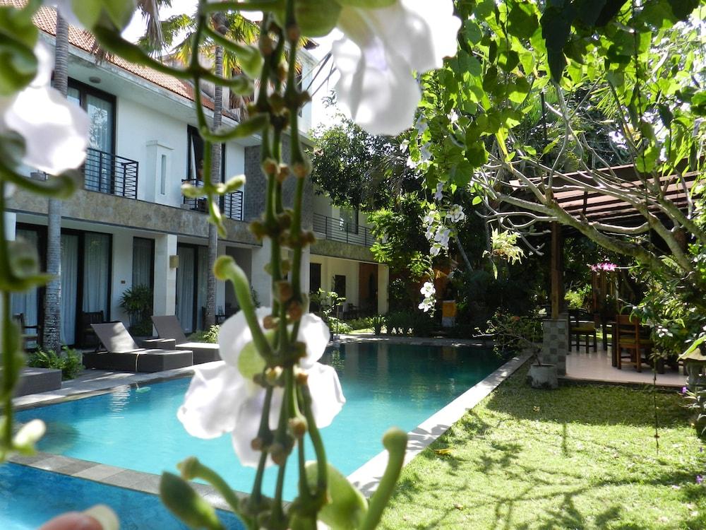 Puri Maharani Boutique Hotel Denpasar Zewnętrze zdjęcie